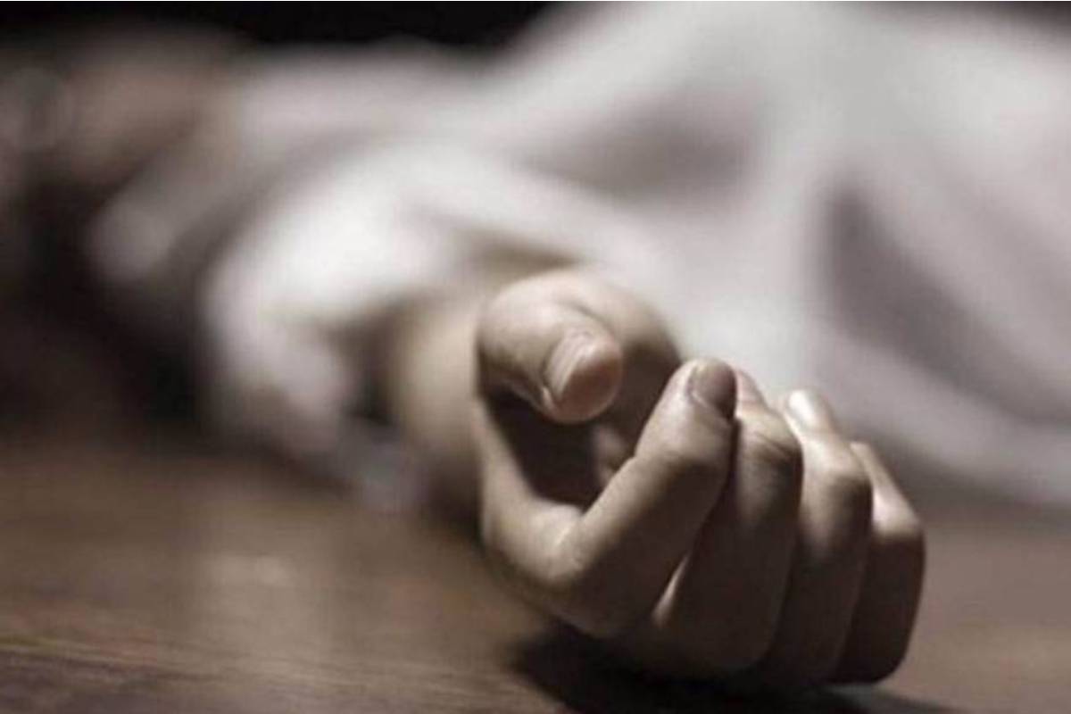 അച്ഛനെ സ്വീകരിക്കാന്‍ ജനലില്‍ കയറിനിന്നു; നാലു വയസുകാരി താഴെ വീണ് മരിച്ചു