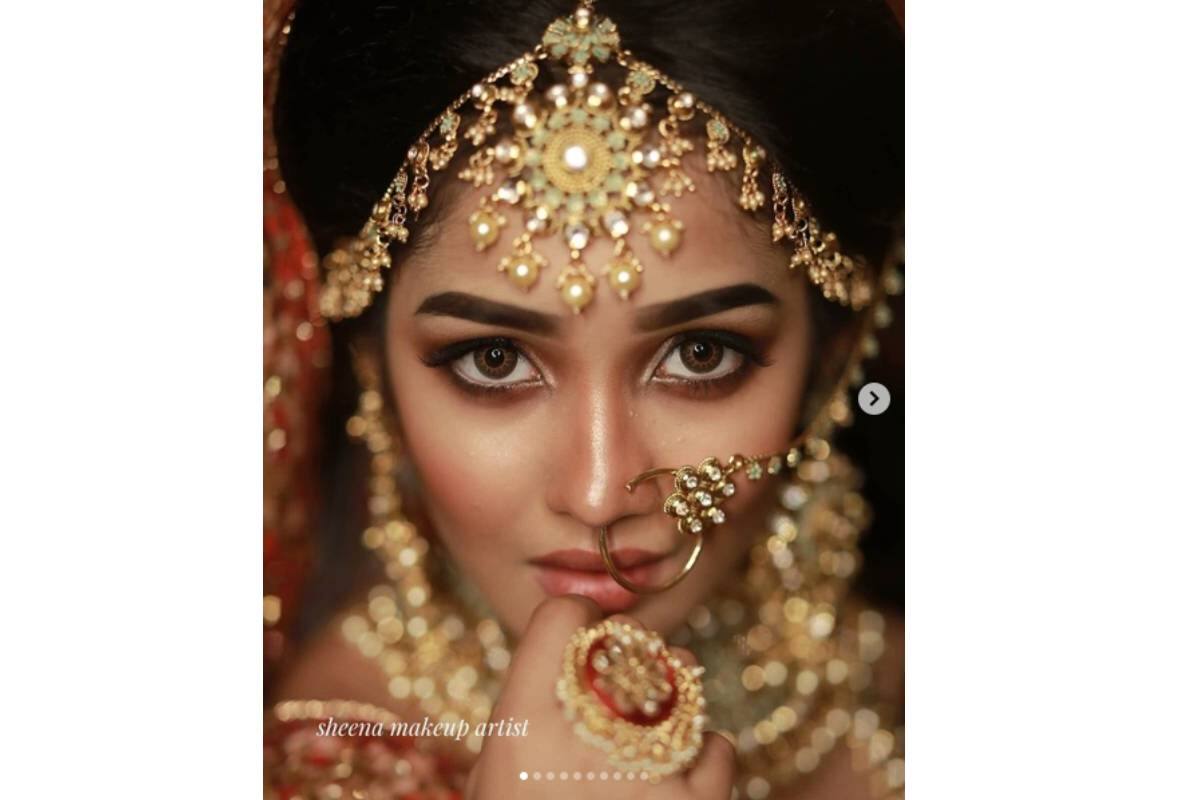 പത്മാവത് ചിത്രത്തിലെ ദീപികയെപോലെ ഉണ്ടല്ലോയെന്നാണ് ആരാധകര് ചിത്രത്തിന് കമന്റ് ചെയ്യുന്നത്.
