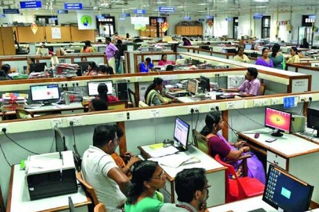ഓണക്കാലത്ത് ജീവനക്കാര്ക്കും അധ്യാപകര്ക്കും 4000 രൂപ ബോണസ് പ്രഖ്യാപിച്ച് സർക്കാർ; ഉത്സവബത്ത 2750 രൂപ ഓണക്കാലത്ത് ജീവനക്കാര്ക്കും അധ്യാപകര്ക്കും 4000 രൂപ ബോണസ് പ്രഖ്യാപിച്ച് സർക്കാർ; ഉത്സവബത്ത 2750 രൂപ