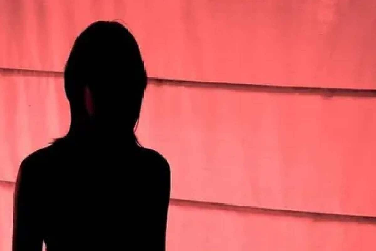 തുടർന്ന് സംഭവ സ്ഥലത്ത് വച്ചു തന്നെ ഇവർ മരണപ്പെടുകയായിരുന്നു. ലിൻസിക്ക് ചെറിയ മാനസിക പ്രശ്നങ്ങളുണ്ടെന്നും പറയപ്പെടുന്നു. തുടർന്ന് സംഭവ സ്ഥലത്ത് വച്ചു തന്നെ ഇവർ മരണപ്പെടുകയായിരുന്നു. ലിൻസിക്ക് ചെറിയ മാനസിക പ്രശ്നങ്ങളുണ്ടെന്നും പറയപ്പെടുന്നു.