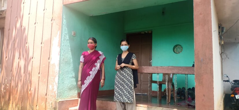  ജ്യേഷ്ഠൻ ആകാശ് ഒരു സ്വകാര്യ സ്ഥാപനത്തിലെ ജീവനക്കാരനാണ്. അനുജത്തി പല്ലവി രണ്ടാം വർഷ ബിരുദ വിദ്യാർത്ഥിയും. 