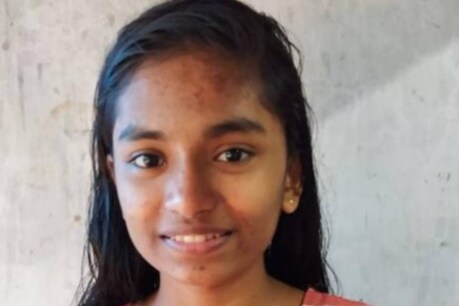 ഐസ്ക്രീം ഉണ്ടാക്കി കഴിച്ച പതിനാറുകാരി മരിച്ച സംഭവത്തിൽ ദുരൂഹത; പിതാവ് അതീവ ഗുരുതരവസ്ഥയില് ഐസ്ക്രീം ഉണ്ടാക്കി കഴിച്ച പതിനാറുകാരി മരിച്ച സംഭവത്തിൽ ദുരൂഹത; പിതാവ് അതീവ ഗുരുതരവസ്ഥയില്