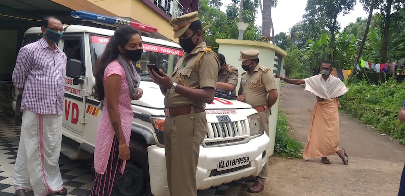  ഗിയർ ഇല്ലാത്ത ബൈക്ക് ഓടിക്കാനുള്ള ലൈസൻസ് ഉപയോഗിച്ച് ഗിയറുള്ള ബൈക്ക് ഓടിച്ചതിന് 10,000 രൂപ, ബൈക്ക് രൂപമാറ്റം വരുത്തിയതിന് 10,000 രൂപ, ഹെൽമറ്റ് ധരിക്കാത്തതിന് 500 രൂപ ഇങ്ങനെയാണ് 20,500രൂപ പിഴ ചുമത്തിയിരിക്കുന്നത്.