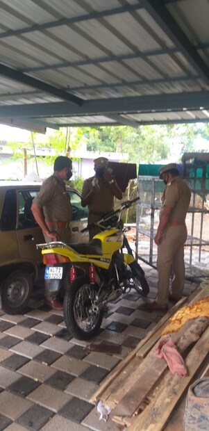  ഇതേത്തുടർന്നു പരാതി പരിശോധിച്ചു നടപടി സ്വീകരിക്കാൻ എൻഫോഴ്സ്മെന്റ് ആർടിഒ ഡി. മഹേഷ് നിർ‌ദേശിക്കുകയായിരുന്നു.