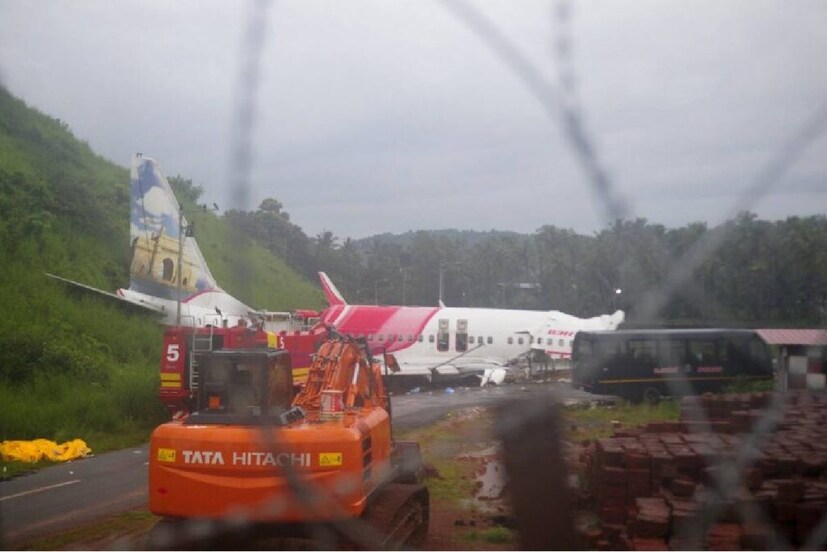 Karipur Airport, Air India Express, Air India Express Crash, കരിപ്പൂർ, എയർ ഇന്ത്യ വിമാനം, വിമാനം തകർന്നു