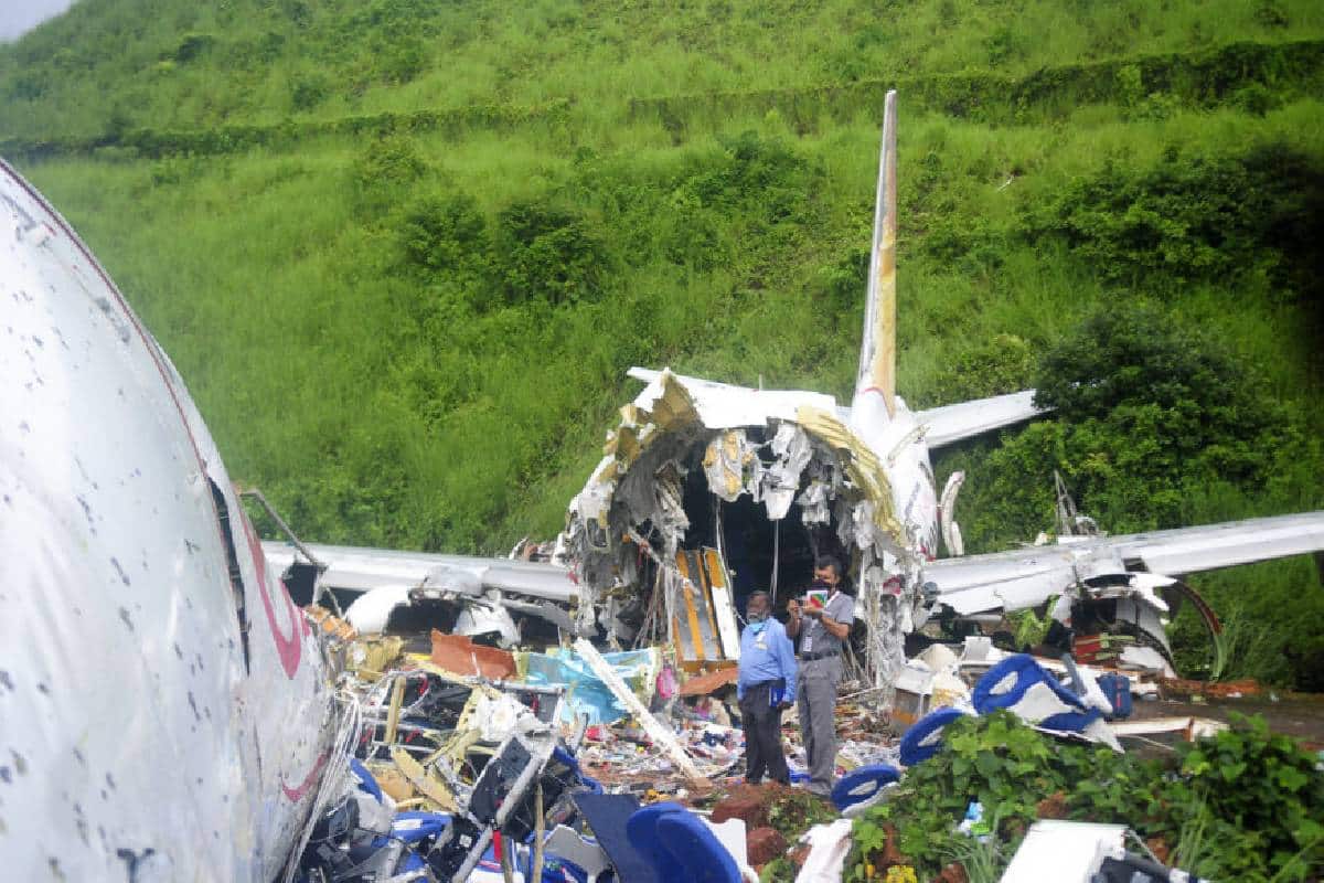Karipur Airport, Air India Express, Air India Express Crash, കരിപ്പൂർ, എയർ ഇന്ത്യ വിമാനം, വിമാനം തകർന്നു