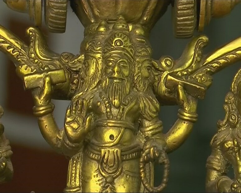  ഗജലക്ഷ്മി വിളക്കും നൃത്തഗണപതിയും ഇതേ ശിൽപിയുടെ ഭാവനയിലാണ് രൂപപ്പെട്ടത്.