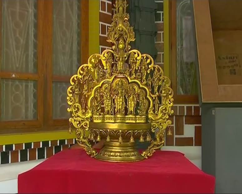  35 രൂപങ്ങളാണ് ഒന്നിച്ചു വിളക്കിച്ചേർത്തത്. ശ്രീരാമ പട്ടാഭിഷേകമായിരുന്നു പ്രമേയം.