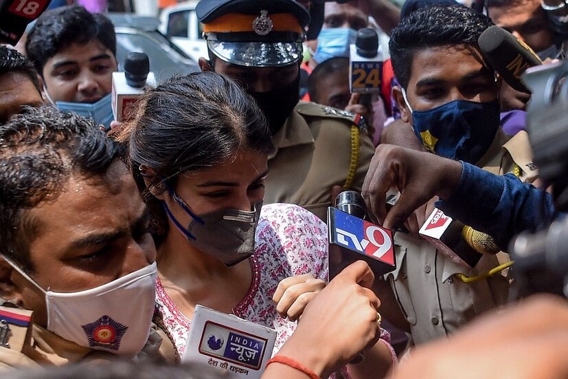  ഇവരുടെ പട്ടിക തയാറാക്കി എൻസിബിയിലെ ഉന്നത ഉദ്യോഗസ്ഥർക്ക് അയച്ചിരിക്കുകയാണെന്നും ഇവർക്ക് ഉടൻ തന്നെ സമൻസ് നൽകുമെന്നുമാണ് ലഭിക്കുന്ന വിവരങ്ങൾ.
