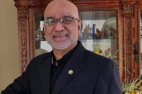 വൈറ്റ് ഹൗസിലെ ഉന്നതപദവിയിൽ കേരളത്തിൽനിന്നുള്ള വൈദികൻ; നയരൂപീകരണ, നിർവഹണ ചുമതലയിൽ ഫാ. അലക്സാണ്ടർ കുര്യൻ വൈറ്റ് ഹൗസിലെ ഉന്നതപദവിയിൽ കേരളത്തിൽനിന്നുള്ള വൈദികൻ; നയരൂപീകരണ, നിർവഹണ ചുമതലയിൽ ഫാ. അലക്സാണ്ടർ കുര്യൻ