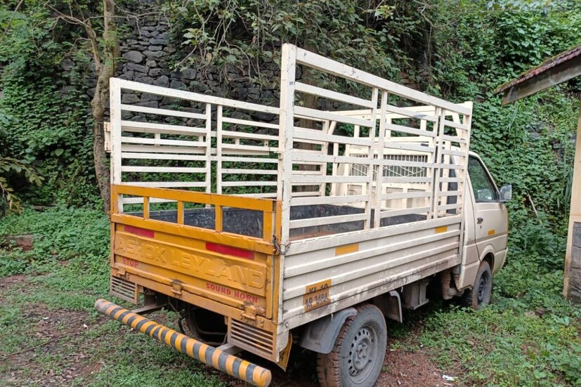  സംഭവത്തെ പറ്റി പോലീസ് നൽകുന്ന വിശദീകരണം ഇങ്ങനെ. നജീബും അബ്ദുറഹ്മാനും ആണ് മുഖ്യ ആസൂത്രകർ. ഇവർ ഓ.എൽ.എക്സ് വഴി വാഹനങ്ങൾ വാടകക്ക് എടുത്ത് ആണ് കഞ്ചാവ് കൊണ്ടുവരാൻ നിശ്ചയിച്ചത്.