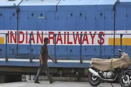 ലാഭകരമല്ലാത്ത ട്രെയിനുകളും സ്റ്റോപ്പുകളും നിർത്തലാക്കുമെന്ന് പ്രചാരണം; വിശദീകരണവുമായി റെയിൽവെ ലാഭകരമല്ലാത്ത ട്രെയിനുകളും സ്റ്റോപ്പുകളും നിർത്തലാക്കുമെന്ന് പ്രചാരണം; വിശദീകരണവുമായി റെയിൽവെ