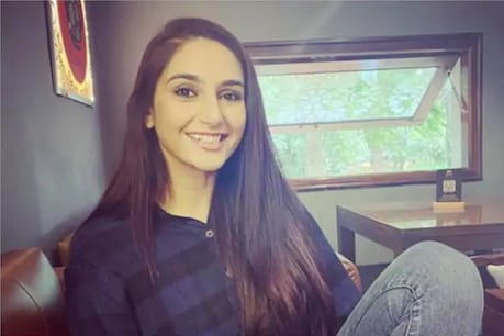 Ragini Dwivedi| ബംഗളൂരു മയക്കു മരുന്ന് കേസ്: കന്നഡ നടി രാഗിണി ദ്വിവേദി അറസ്റ്റില് Ragini Dwivedi| ബംഗളൂരു മയക്കു മരുന്ന് കേസ്: കന്നഡ നടി രാഗിണി ദ്വിവേദി അറസ്റ്റില്