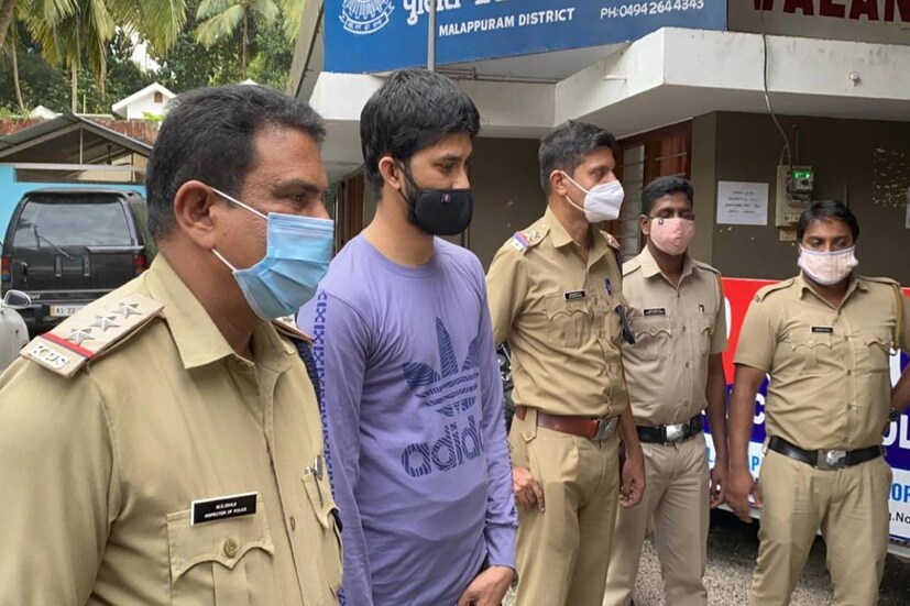  എടയൂരിലെ ബൈജത്തുല്‍ ഉലൂം ദര്‍സിലെ വിദ്യാര്‍ത്ഥിയെയാണ് ഇയാള്‍ പീഡനത്തിനിരയാക്കിയത്.