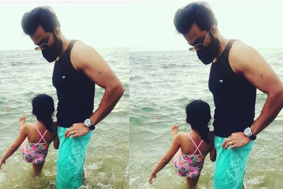  അച്ഛനും മകളും കൂടി ഒരു ഞായറാഴ്ച ദിവസം കടൽ കാണാൻ ഇറങ്ങിയ ചിത്രമാണിത്. ഷൂട്ടിംഗ് തിരക്കുകൾ ഒഴിഞ്ഞ വേളയിൽ മകൾക്കൊപ്പം ചിലവിടാൻ ഒട്ടേറെ സമയം ലഭിച്ചതിന്റെ സന്തോഷത്തിലുമാണ് പൃഥ്വിരാജ്. കൂടാതെ കുടുംബവുമായി ചെറു യാത്ര നടത്തുകയും ചെയ്തു
