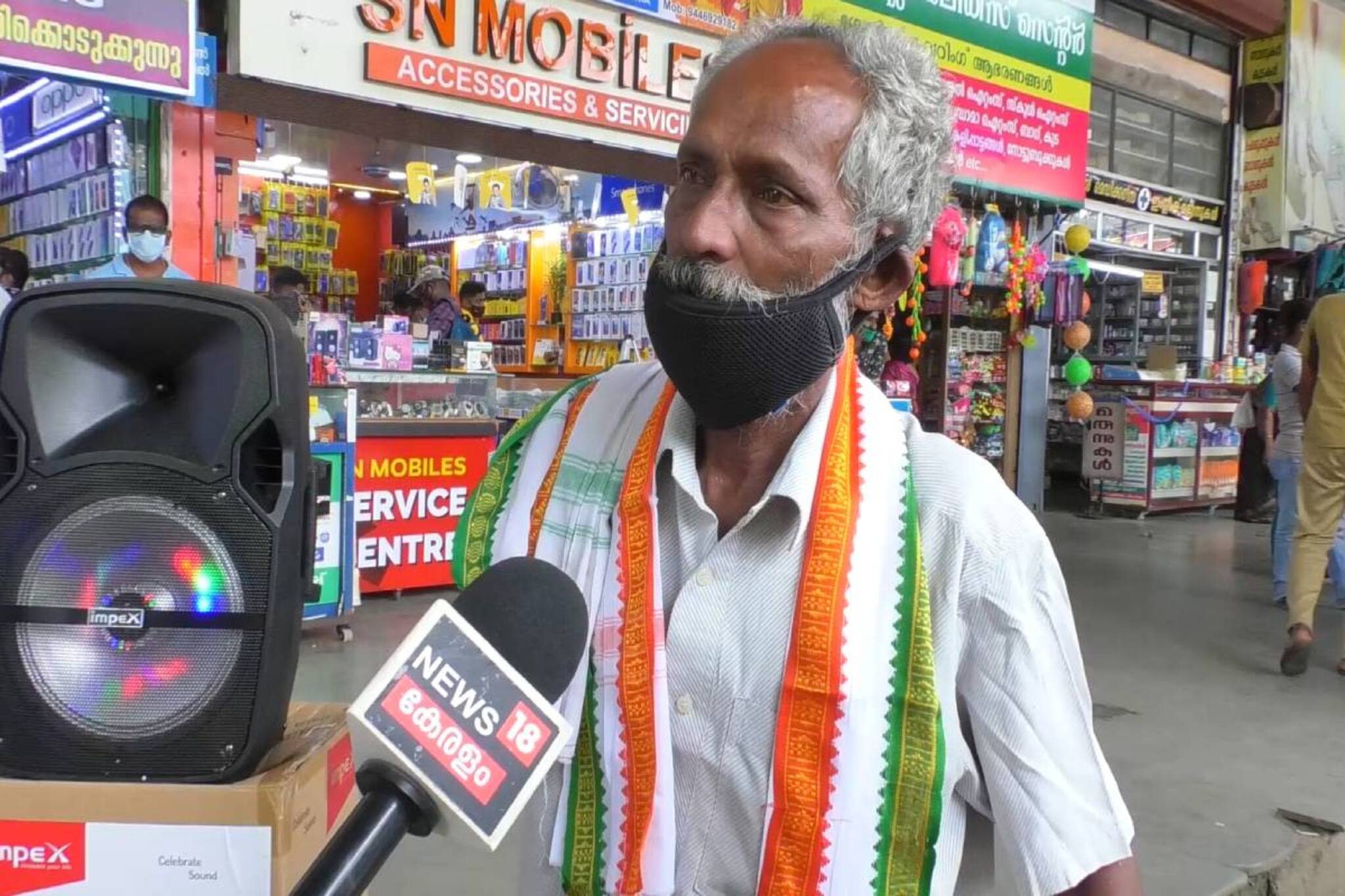 ഉപജീവനമാർഗമായ മൈക്കും സ്പീക്കറും മോഷണം പോയി; തെരുവ് ഗായകന് സഹായവുമായി KSU