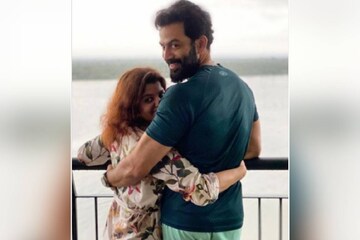 സായാഹ്ന വേളയിൽ പൃഥ്വിരാജുമൊത്തുള്ള സുപ്രിയയുടെ ചിത്രത്തിന് ദുൽഖറിന്റെ കമന്റ് സായാഹ്ന വേളയിൽ പൃഥ്വിരാജുമൊത്തുള്ള സുപ്രിയയുടെ ചിത്രത്തിന് ദുൽഖറിന്റെ കമന്റ്