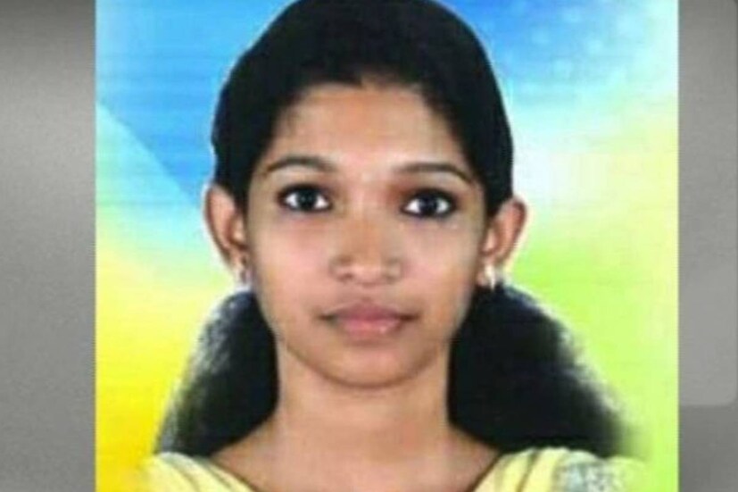  വിവാഹ വാഗ്ദാനം നല്‍കി പെണ്‍കുട്ടികളോട് പ്രണയം നടിക്കുകയും അവരെ ശാരീരികമായി ഉപയോഗിച്ചശേഷം വിവാഹംകഴിക്കാതെ പിന്‍മാറുകയും ചെയ്യുന്ന സംഭവം ആവര്‍ത്തിക്കുകയാണ്. ഇത്തരം സംഭവങ്ങള്‍ വളരെ ഗൗരവതരമായാണ് കമ്മിഷന്‍ കാണുന്നതെന്ന് അംഗം അഡ്വ. എം.എസ്. താര പറഞ്ഞു.