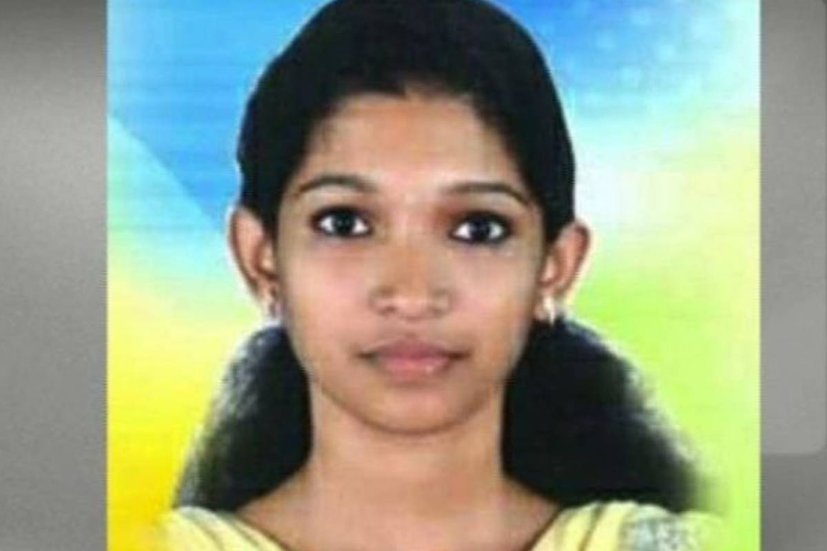  വിവാഹ വാഗ്ദാനം നല്‍കി പെണ്‍കുട്ടികളോട് പ്രണയം നടിക്കുകയും അവരെ ശാരീരികമായി ഉപയോഗിച്ചശേഷം വിവാഹംകഴിക്കാതെ പിന്‍മാറുകയും ചെയ്യുന്ന സംഭവം ആവര്‍ത്തിക്കുകയാണ്. ഇത്തരം സംഭവങ്ങള്‍ വളരെ ഗൗരവതരമായാണ് കമ്മിഷന്‍ കാണുന്നതെന്ന് അംഗം അഡ്വ. എം.എസ്. താര പറഞ്ഞു.