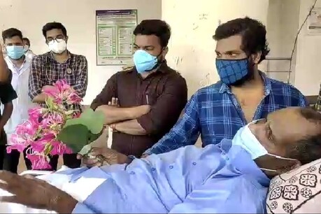 Covid Survivor| 20 ദിവസം കോമയിൽ; 43 ദിവസം വെന്റിലേറ്ററിൽ; 75 ദിവസത്തിനുശേഷം കോവിഡിനെ തോൽപ്പിച്ച് മത്സ്യവ്യാപാരിയുടെ അതിജീവനം Covid Survivor| 20 ദിവസം കോമയിൽ; 43 ദിവസം വെന്റിലേറ്ററിൽ; 75 ദിവസത്തിനുശേഷം കോവിഡിനെ തോൽപ്പിച്ച് മത്സ്യവ്യാപാരിയുടെ അതിജീവനം