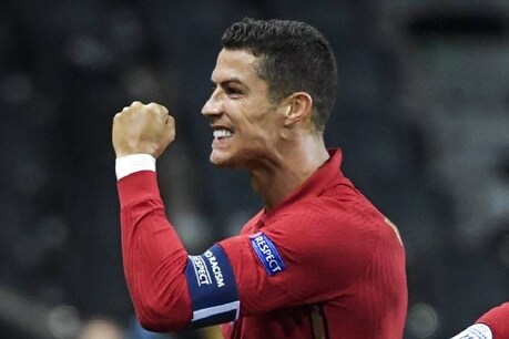 Cristiano Ronaldo| ചരിത്രം രചിച്ച് ക്രിസ്റ്റ്യാനോ റൊണാൾഡോ; രാജ്യാന്തര ഫുട്ബോളിൽ 100 ഗോൾ നേടുന്ന രണ്ടാമത്തെ പുരുഷതാരം Cristiano Ronaldo| ചരിത്രം രചിച്ച് ക്രിസ്റ്റ്യാനോ റൊണാൾഡോ; രാജ്യാന്തര ഫുട്ബോളിൽ 100 ഗോൾ നേടുന്ന രണ്ടാമത്തെ പുരുഷതാരം