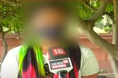 ആറുവയസുകാരിയെ ലൈംഗികമായി പീഡിപ്പിച്ച മലപ്പുറം സ്വദേശിയായ പിതാവ് ഡൽഹിയിൽ നിന്നും മുങ്ങിയെന്ന് ഭാര്യ ആറുവയസുകാരിയെ ലൈംഗികമായി പീഡിപ്പിച്ച മലപ്പുറം സ്വദേശിയായ പിതാവ് ഡൽഹിയിൽ നിന്നും മുങ്ങിയെന്ന് ഭാര്യ
