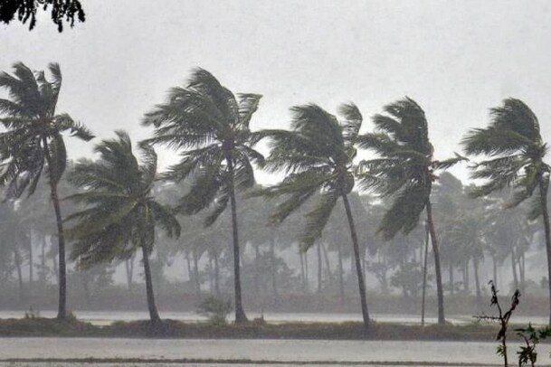 Rain Alert | സംസ്ഥാനത്ത് കനത്ത മഴ തുടരും; മലയോര മേഖലകളിൽ രാത്രിയാത്രയ്ക്ക് നിരോധനം