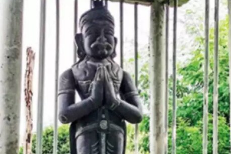 ആക്രി പെറുക്കി ഭൂമി വാങ്ങി, അതിൽ സ്വന്തം പ്രതിമ സ്ഥാപിച്ചു; നല്ലതമ്പി ജീവിതം ആഘോഷിക്കുന്നത് ഇങ്ങനെ! ആക്രി പെറുക്കി ഭൂമി വാങ്ങി, അതിൽ സ്വന്തം പ്രതിമ സ്ഥാപിച്ചു; നല്ലതമ്പി ജീവിതം ആഘോഷിക്കുന്നത് ഇങ്ങനെ!