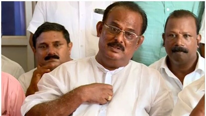  വിജയൻ പിള്ള: 2016 ലെ നിയമസഭാ തെരഞ്ഞെടുപ്പിൽ ഇടതു സ്വതന്ത്ര്യനായി ചവറയിൽ മത്സരിച്ച് കന്നി അങ്കം തന്നെ ജയിച്ച് നിയമസഭയിലെത്തിയ വ്യക്തിയാണ് വിജയൻ പിള്ള. 20202 മാർച്ച് എട്ടിന് കൊച്ചിയിലെ സ്വകാര്യ ആശുപത്രിയിലായിരുന്നു അന്ത്യം.