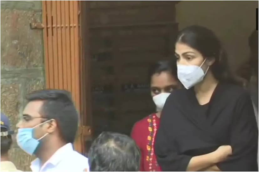 Rhea Chakraborty Arrested, Rhea Chakraborty Judicial Custody, Rhea Chakraborty drug case, justice for Rhea Chakraborty, Sushant singh rajput, റിയ ചക്രബർത്തി, സുശാന്ത് സിങ് രജ്പുത്ത്