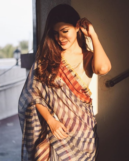  മൂന്ന് ദിവസം നീണ്ട ചോദ്യംചെയ്യലിനൊടുവിലാണ് നടി റിയ ചക്രവർത്തിയെ നാർകോട്ടിക്സ് കൺട്രോൾ ബ്യൂറോ (എൻ.സി.ബി) അറസ്റ്റ് ചെയ്തത്.