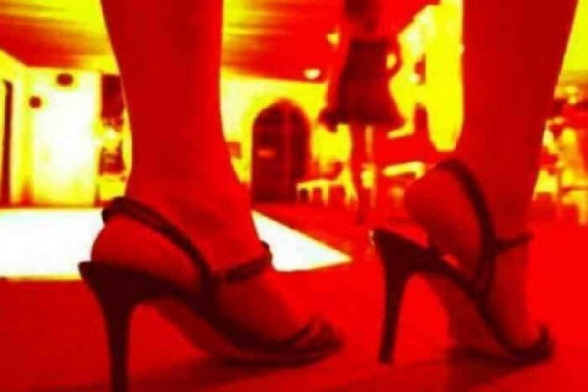 സെക്സ് റാക്കറ്റ് റെയ്‌ഡിൽ മൂന്ന് സീരിയൽ താരങ്ങളെ പോലീസ് മോചിപ്പിച്ചു