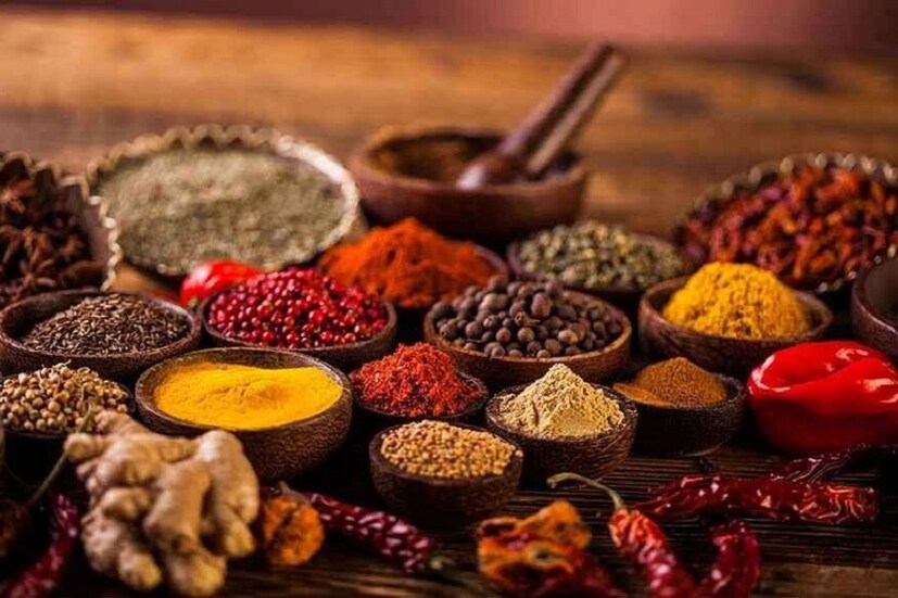  ശാരീരിക അകലം, കൈകളുടെ ശുചിത്വം എന്നിവ പിന്തുടരുന്നതിനും മാസ്കുകൾ ധരിക്കുന്നതിനുമൊപ്പം മഞ്ഞൾ, ഉപ്പ് എന്നിവ ചേർത്ത് ചെറുചൂടുവെള്ളം കൊണ്ട് കുലുക്കൊഴിയുന്നത് കോവിഡ് പ്രതിരോധത്തിന് നല്ലതാണെന്ന് ഇതിൽ വ്യക്തമാക്കുന്നു.