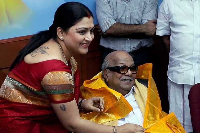  2010 ൽ തമിഴ്നാട്ടിൽ അന്നത്തെ ഭരണകക്ഷിയായ ഡിഎംകെയിൽ ചേർന്നാണ് ഖുശ്ബു രാഷ്ട്രീയ ജീവിതം ആരംഭിച്ചത്. പാർട്ടി നേതൃത്വവുമായുണ്ടായ ചില ഭിന്നതകളെ തുടർന്ന്  നാലു വർഷത്തിന് ശേഷം 2014ൽ അവർ ഡിഎംകെ വിട്ടു. (Image-PTI)