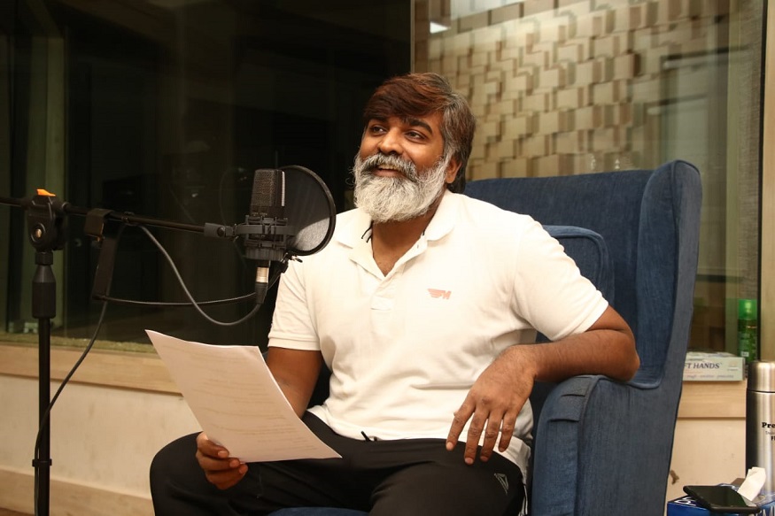  പൂനെയിൽ വെച്ചായിരിക്കും ചിത്രീകരണം നടക്കുക. അടുത്തിടെ ശ്രദ്ധേയമായ വേഷങ്ങൾ ചെയ്ത് തെന്നിന്ത്യൻ പ്രേക്ഷകരുടെ പ്രിയതാരമായി മാറിയ നടനാണ് മക്കൾ സെൽവൻ വിജയ് സേതുപതി. ഇളയ ദളപതി വിജയ് നായകനായ മാസ്റ്ററിലെ വിജയിയുടെ വില്ലൻ വേഷവും ഏറെ ശ്രദ്ധിക്കപ്പെട്ടിരുന്നു.