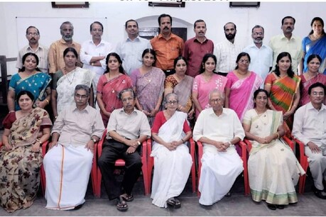 മഹാരാജാസ് കോളേജിന്റെ അക്ഷര വഴിയിൽ നാലു പതിറ്റാണ്ടിന് ശേഷം അവർ വീണ്ടും ഒന്നിക്കുന്നു മഹാരാജാസ് കോളേജിന്റെ അക്ഷര വഴിയിൽ നാലു പതിറ്റാണ്ടിന് ശേഷം അവർ വീണ്ടും ഒന്നിക്കുന്നു
