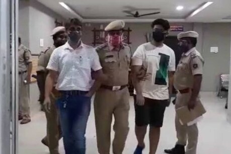 ആൾമാറാട്ടം; JEE പരീക്ഷയിൽ ടോപ്പറായ കുട്ടിയും പിതാവും അറസ്റ്റിൽ; ഡോക്ടർമാരായ മാതാപിതാക്കളുടെ സമ്മർദ്ദമെന്ന് വിദ്യാർത്ഥി ആൾമാറാട്ടം; JEE പരീക്ഷയിൽ ടോപ്പറായ കുട്ടിയും പിതാവും അറസ്റ്റിൽ; ഡോക്ടർമാരായ മാതാപിതാക്കളുടെ സമ്മർദ്ദമെന്ന് വിദ്യാർത്ഥി