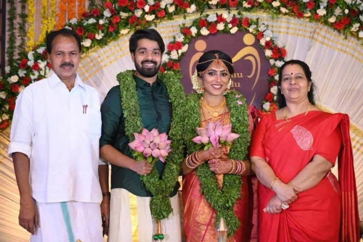 തൃക്കാക്കര എംഎൽഎ PT തോമസിന്‍റെ മകൻ വിഷ്ണു വിവാഹിതനായി| son of Thrikkakara  MLA PT Thomas got married – News18 Malayalam