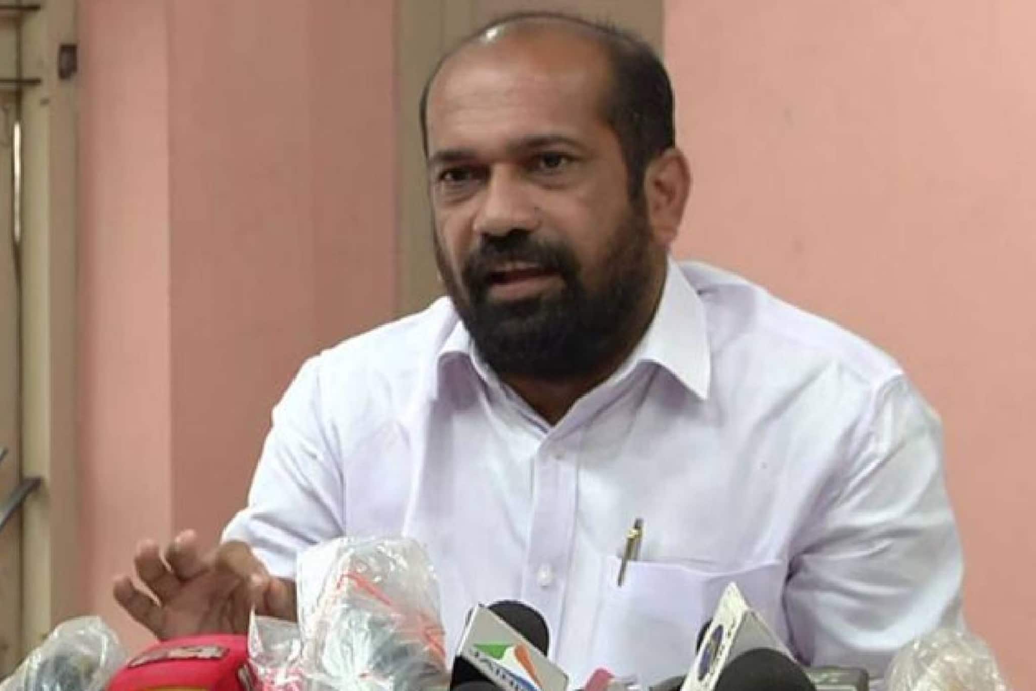 സി.ബി.ഐക്ക് മുന്നിൽ കൂടുതൽ തെളിവുകളുമായി അനിൽ അക്കര എം.എൽ.എ