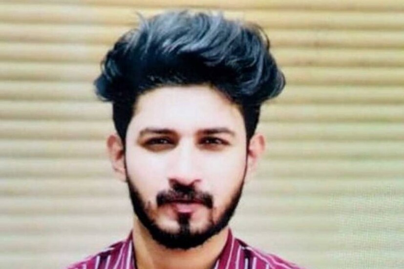  കൊച്ചി: പ്രണയം നടിച്ച് വിവാഹ വാഗ്ദാനം നൽകി പാലക്കാട് സ്വദേശിയായ യുവതിയുമായി കൊച്ചിയിലെത്തുകയും പണം ഉൾപ്പടെ കൈക്കലാക്കി കടന്നുകളയുകയും ചെയ്ത തൊടുപുഴ സ്വദേശി പിടിയിൽ.