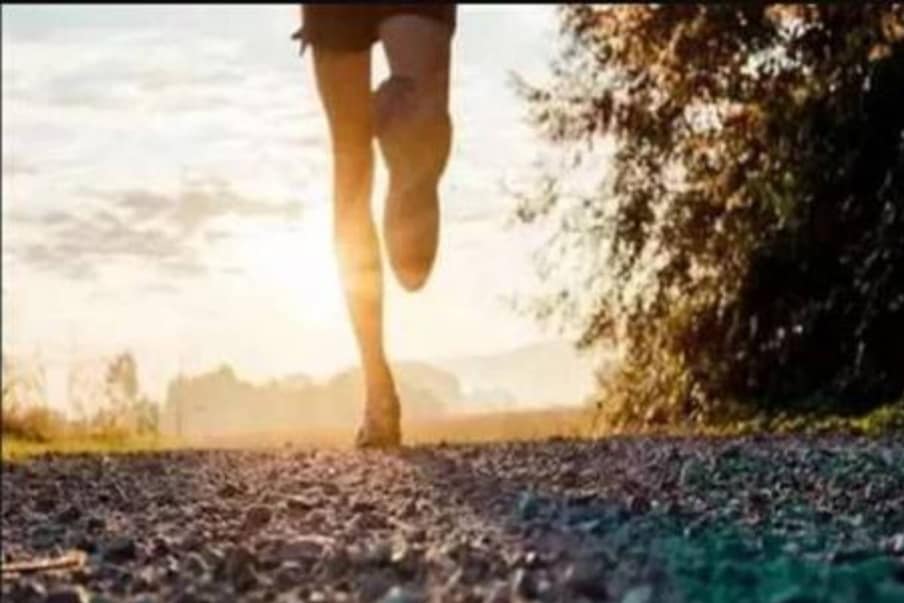  സമീപപ്രദേശങ്ങളിൽ നിന്നുള്ള സി.സി.ടി.വി ഫൂട്ടേജുകളിൽ നിന്ന് ഇക്കാര്യങ്ങൾ വ്യക്തമാണെന്ന് സെന്റ് ലൂയിസ് പോലീസ് പറഞ്ഞു. ദൃശ്യങ്ങളിൽ വേദന കൊണ്ട് അസ്വസ്ഥതപ്പെടുന്ന വൃദ്ധ പിറകിലേക്ക് ഉരുളുന്നതും ഫോണിൽ സഹായത്തിനായി വിളിക്കാൻ ശ്രമിക്കുന്നതും കാണാവുന്നതാണ്. എഴുന്നേൽക്കാനും ഇതിനിടയിൽ വൃദ്ധ ശ്രമിക്കുന്നുണ്ട്യ എന്നാൽ, വീണ്ടും വീണ്ടും വീണു പോകുകയാണ്.