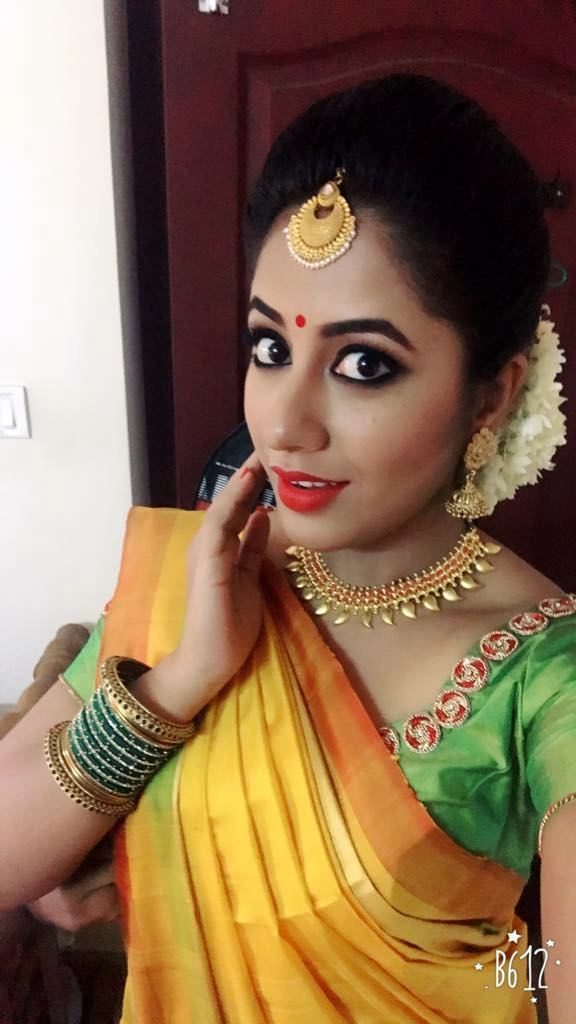  പക്വതയില്ലാത്ത പ്രായത്തിൽ സംഭവിച്ചു പോയതാണെന്നാണ് നടി ഇപ്പോൾ പറയുന്നത്. പല തെറ്റുകളിലും ഈഗോ കാരണം സോറി പറയാതെ മുന്നോട്ടു പോകാറുണ്ട്. എന്നാൽ പിന്നീട് കുറേ കാലങ്ങൾ കഴിഞ്ഞാകും അന്ന് ചെയ്തത് ശരിയായില്ലെന്ന തോന്നൽ ഉണ്ടാകുന്നതെന്നും ജ്യോതി കൃഷ്ണ പറയുന്നു.