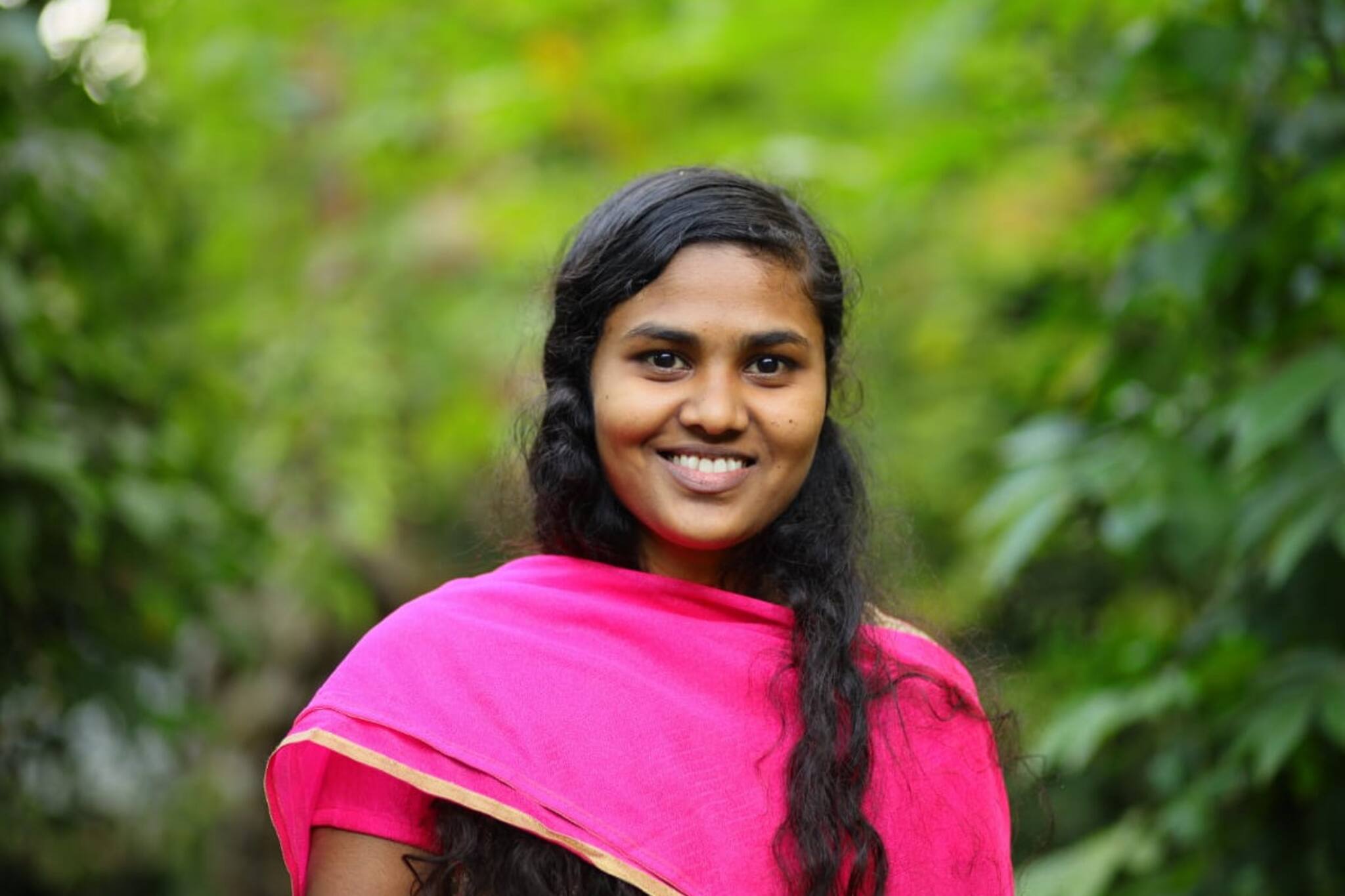 LLB പ്രവേശന പരീക്ഷയിൽ ചരിത്ര വിജയവുമായി വയനാട്ടിലെ രാധിക; പ്രാക്തന ഗോത്ര വിഭാഗത്തിൽ നിന്ന് പ്രവേശനം നേടുന്ന ഏക വിദ്യാർഥിനി