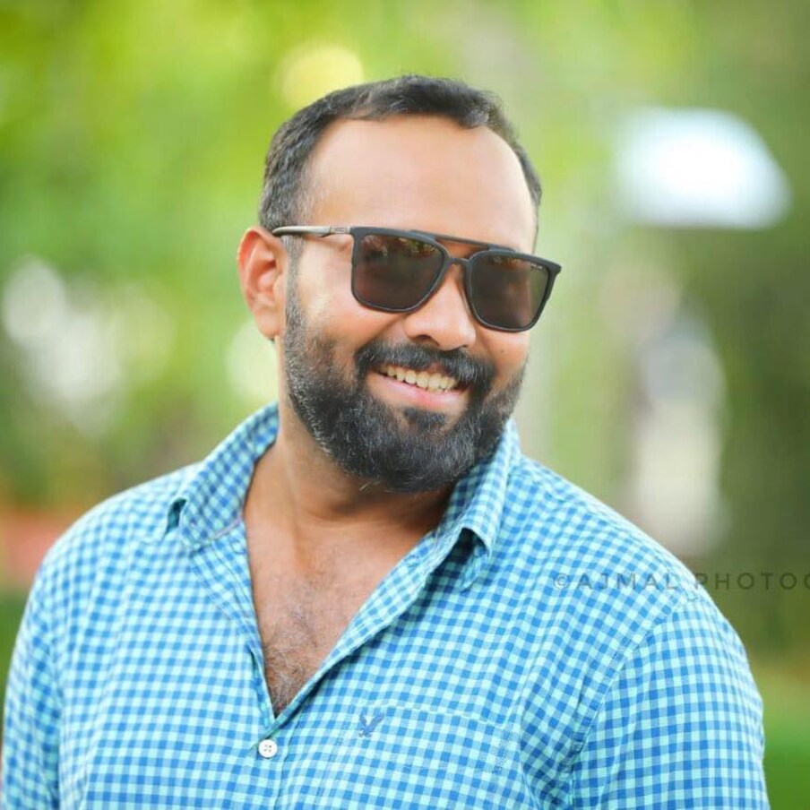  ഇനി വരാനിരിക്കുന്നത് ബാബു ആന്റണി ചിത്രം 'പവർസ്റ്റാർ' ആണ്. ഒരു മുഴുനീള ആക്ഷൻ ചിത്രമായിരിക്കും ഇത്. ഒമറിന്റെ ധമാക്കയാണ് 2020ൽ ആദ്യമായി റിലീസ് ചെയ്ത മലയാള ചിത്രം