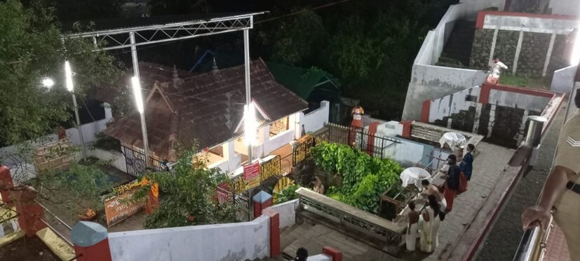  ഒരു സമയം 40 പേർക്കാണ് ക്ഷേത്രത്തിനുള്ളിലെത്തി വിദ്യാരംഭ ചടങ്ങിൽ പങ്കെടുക്കാൻ അവസരമുള്ളത്. വിവിധ സ്ഥലങ്ങളിൽ നിന്നുള്ള 700 കുട്ടികൾക്ക് മാത്രമാണ് ഇത്തവണ വിജയദശമി ദിവസം ആദ്യാക്ഷരം കുറിക്കാൻ അവസരം ലഭിക്കുന്നത്. 