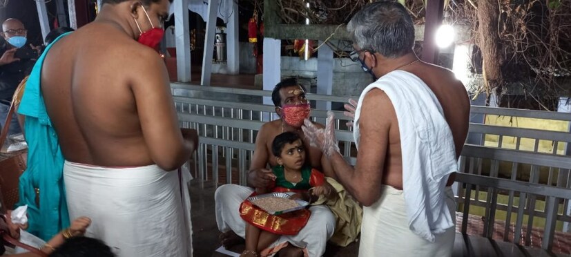  ആൾത്തിരക്ക് ഉണ്ടാകുന്നത് ഒഴിവാക്കാൻ  അന്നദാന മണ്ഡപത്തിലെ ഭക്ഷണ വിതരണവും ഒഴിവാക്കി. പകരം ക്ഷേത്രത്തിന് പുറത്ത് സേവാഭാരതിയാണ് പത്ത്  ദിവസമായി അന്നദാനം നടത്തുന്നത്. 