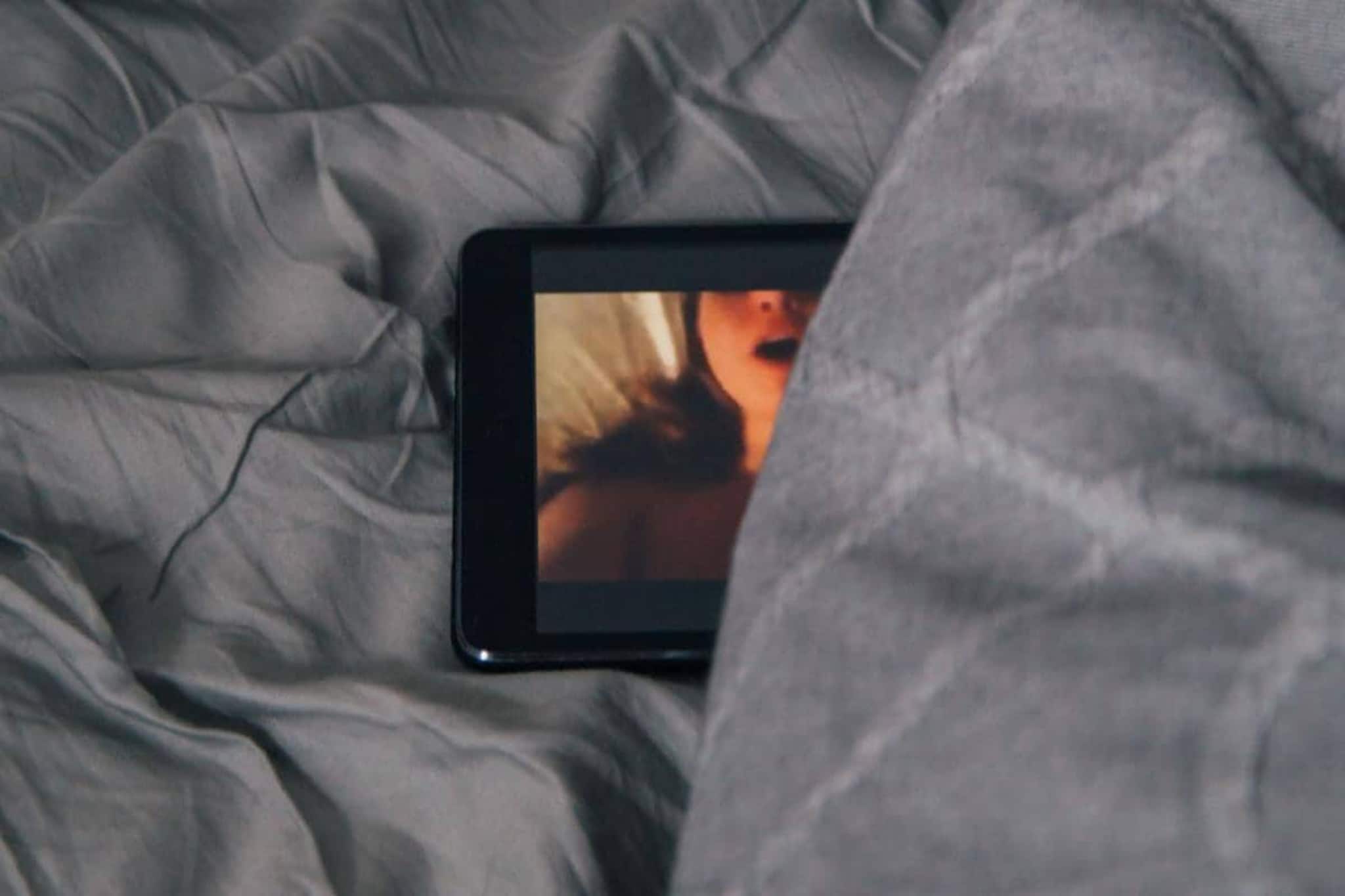 സെക്സ് വീഡിയോകൾ ചിത്രീകരിച്ച് അശ്ലീല സൈറ്റുകൾക്ക് വിറ്റു; ബസ് കണ്ടക്ടർ അറസ്റ്റിൽ