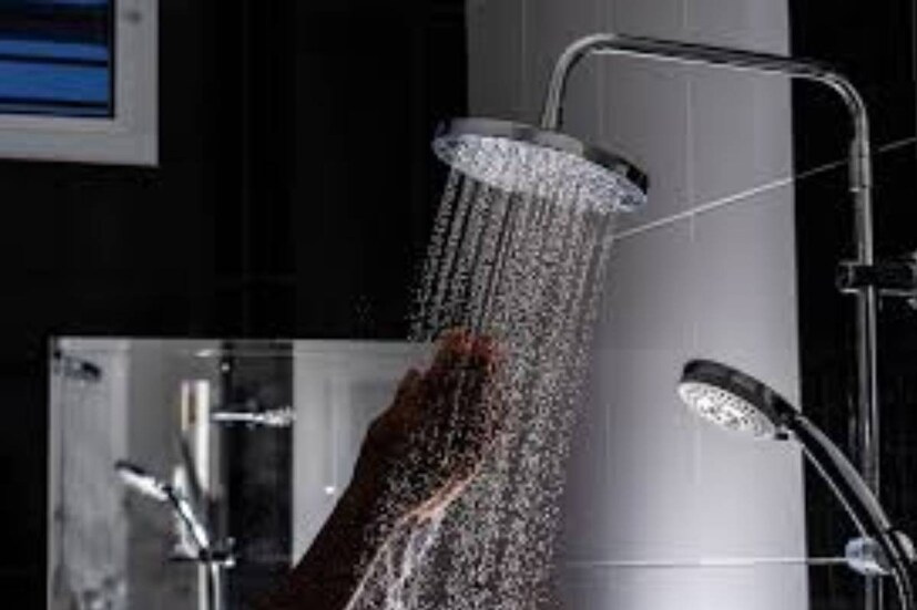 [caption id="attachment_302029" align="aligncenter" width="1200"] ഷവർ: ആകെ മുഷിഞ്ഞിരിക്കുമ്പോൾ ഒരു ഉണർവിനായി നമുക്ക് കുളിക്കാൻ തോന്നും. എന്നാൽ, അവിടെയും ഒരു സെക്സ് ടോയ് കാത്തിരിപ്പുണ്ടെങ്കിലോ. വേറെ ആരുമല്ല, അത് ഷവറാണ്. ഷവർ ഹെഡ് നിങ്ങൾക്ക് ഒരു വൈബ്രേറ്ററായി ഉപയോഗിക്കാൻ കഴിയുമെന്നാണ് ലൈംഗികമേഖലയിലെ വിദഗ്ദർ പറയുന്നത്. യോനിഭാഗത്തേക്ക് ഷവറിൽ നിന്ന് നേരിട്ട് വെള്ളം സ്പ്രേ ചെയ്യുക. പല ഷവറുകളും വ്യത്യസ്തമായ പ്രെഷർ ആയിരിക്കും വെള്ളം സ്പ്രേ ചെയ്യുന്നതിന് ഉപയോഗിക്കുന്നത്. അതുകൊണ്ട് തന്നെ ഓരോ വ്യക്തിക്കും മികച്ചതെന്ന് തോന്നുന്നവ പരീക്ഷിക്കാവുന്നതാണ്.</dd>
 	<dd>[/caption]