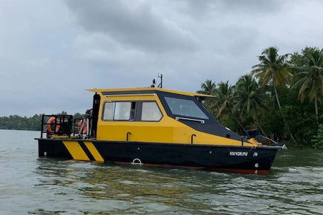 Water Taxi| 'ഇനി വിളിച്ചാൽ ടാക്സി വെള്ളത്തിലൂടെയും'; രാജ്യത്തെ ആദ്യത്തെ സർക്കാർ വാട്ടർ ടാക്സിയുടെ ഉദ്ഘാടനം ഇന്ന് ആലപ്പുഴയിൽ Water Taxi| 'ഇനി വിളിച്ചാൽ ടാക്സി വെള്ളത്തിലൂടെയും'; രാജ്യത്തെ ആദ്യത്തെ സർക്കാർ വാട്ടർ ടാക്സിയുടെ ഉദ്ഘാടനം ഇന്ന് ആലപ്പുഴയിൽ
