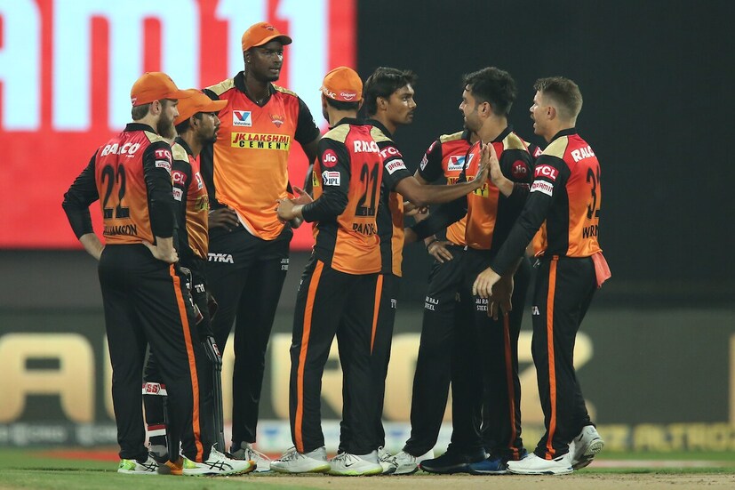 SRH celebrate fall of a wicket. (Twitter)
